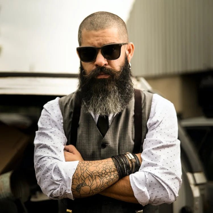 "Beard Up: The Benefits of CBD for Your Facial Hair" - Vape Street UK 